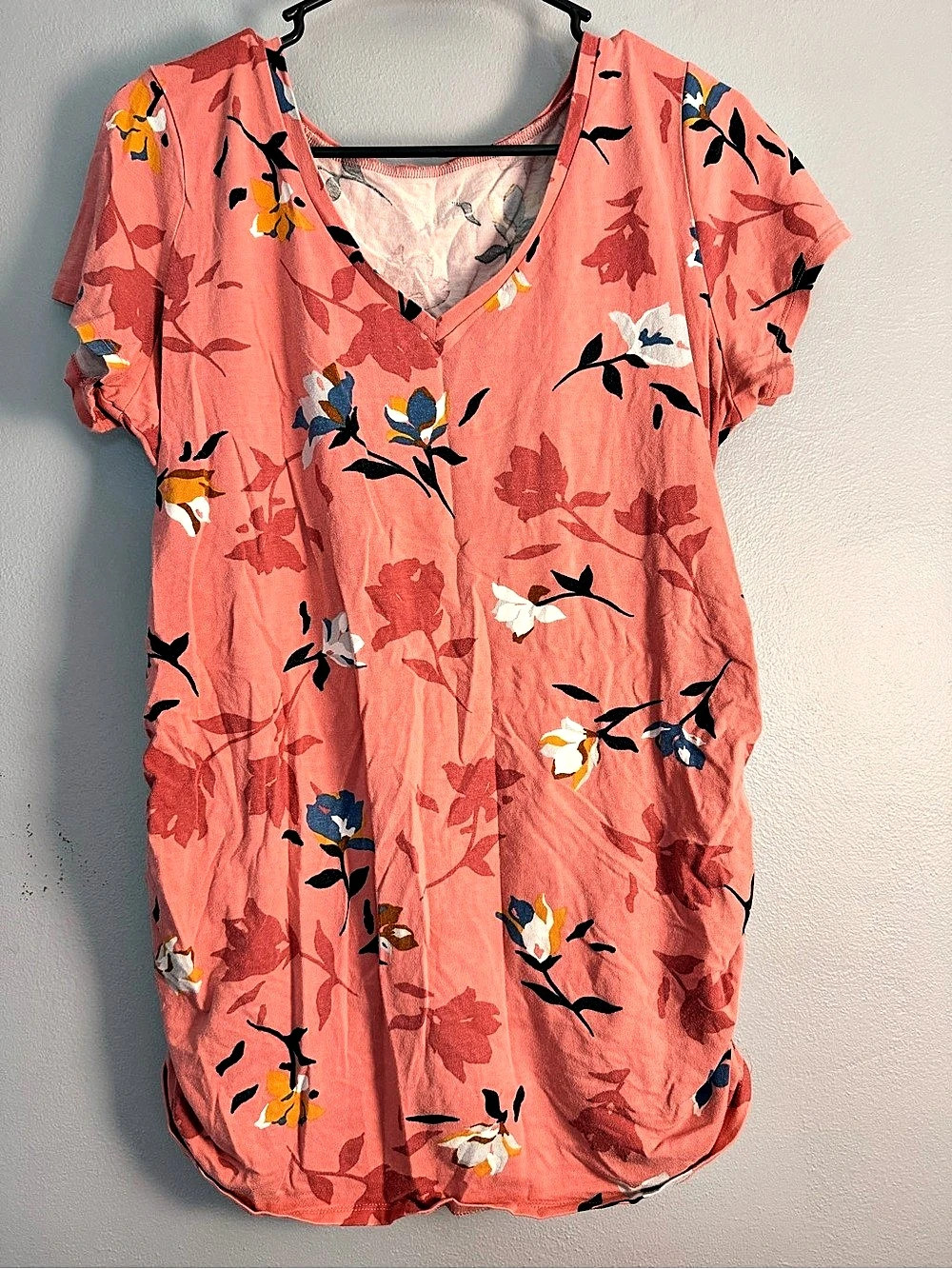 Motherhood Maternity V-Neck Side-Ruched Maternity Short Sleeve Tee Floral
